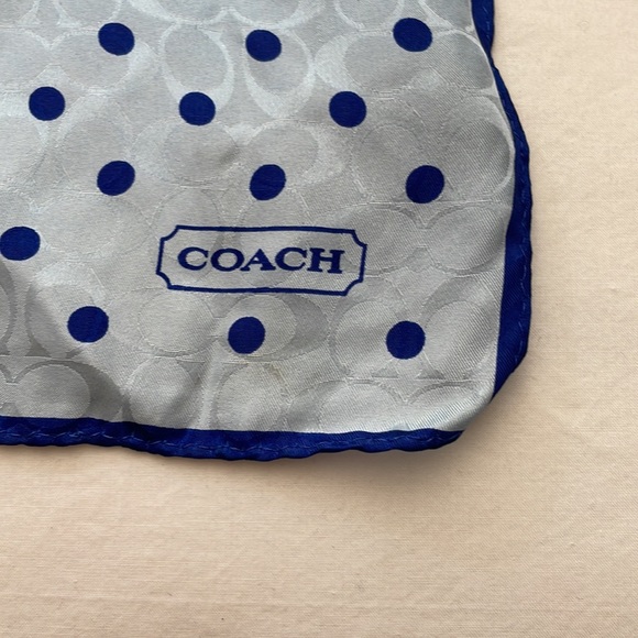Coach Square Scarf - Picture 3 of 6